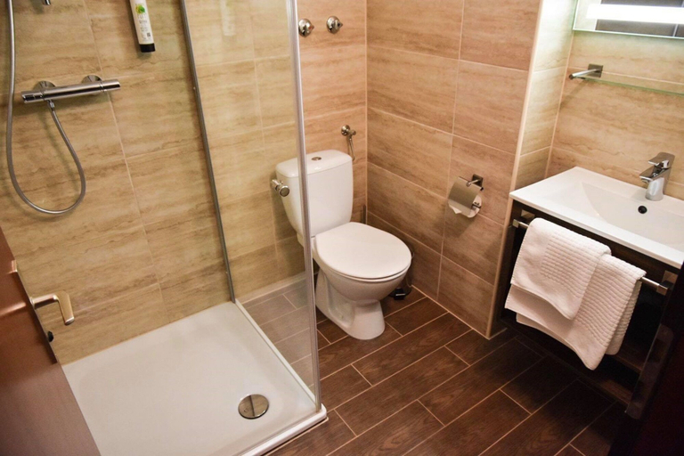 Bathroom 4, Martins Klause Airport Messe Hotel, Esslingen