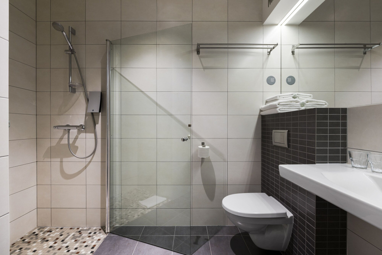 Bathroom 3, Comfort Hotel LT - Rock 'n' Roll Vilnius, Vilniaus