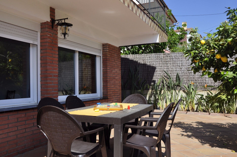 Others 5, Apartamentos Maniu, Barcelona