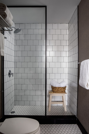 Bathroom 5, Redford Hotel, New York