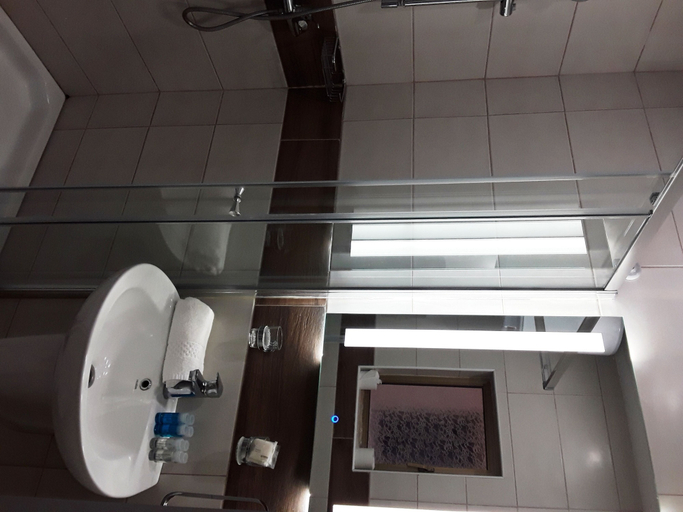 Bathroom 4, The Buccaneers Boutique Guest House, Saint Paul's Bay