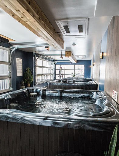 Sport & Beauty, Gravity Haus Breckenridge, Summit