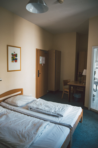 Bedroom 3, Happy Hotel Berlin, Berlin