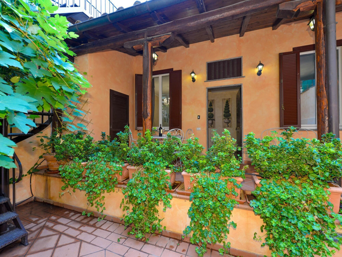 Exterior & Views, Bacall Apartment, Roma