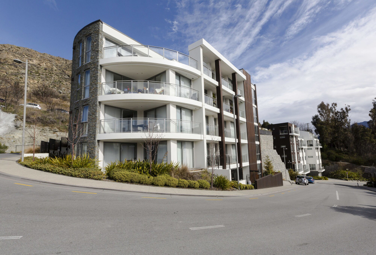 Exterior & Views 2, Queenstown Village Apartments, Queenstown-Lakes