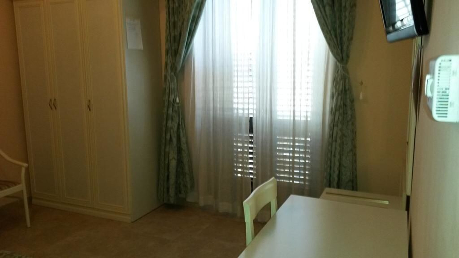 Bedroom 2, B&B Manzoni Resort, Brindisi