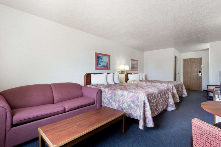 Bedroom 3, Days Inn by Wyndham Torrey Capital Reef, Wayne
