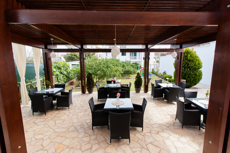 Food & Drinks 5, Guesthouse Pasha
