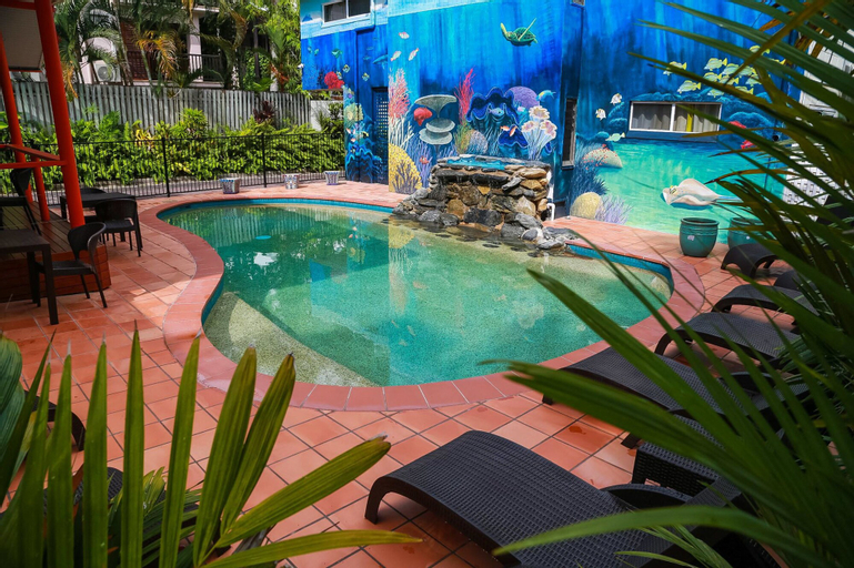Port Douglas Motel, Douglas