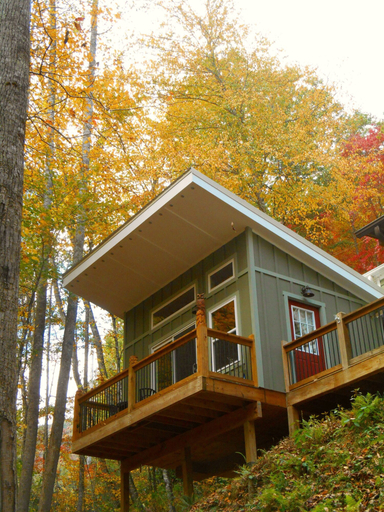 Exterior & Views 2, The Owl's Perch (5 inch clearance needed), Graham