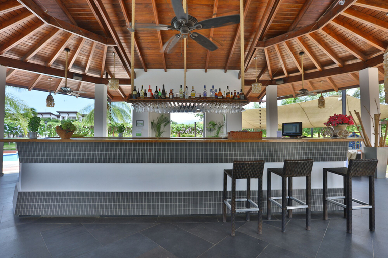 Food & Drinks 4, Sybaris Residences, Guayacanes