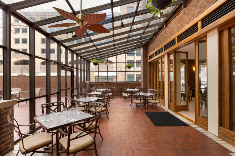 Food & Drinks 5, Days Inn by Wyndham Baltimore Inner Harbor, Baltimore