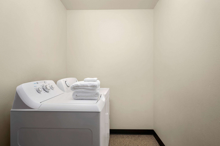 Bathroom 4, Baymont by Wyndham Fremont, Dodge