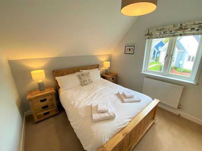 Bedroom 3, Trewhiddle Villa 29, Cornwall