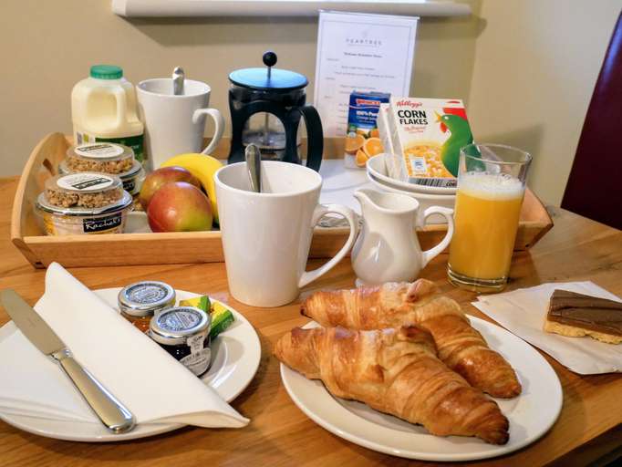 Food & Drinks 5, Peartree Serviced Apartments, Wiltshire