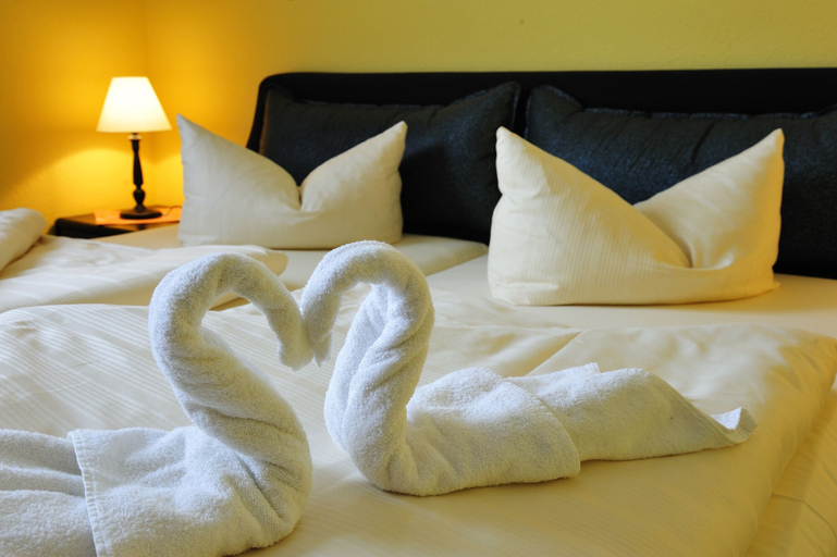 Bedroom 3, Gasthaus Zum Rethberg, Nordwestmecklenburg