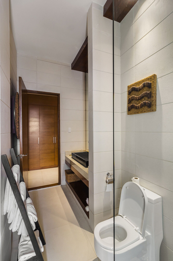 Bathroom 5, Kandaya Resort, Daanbantayan
