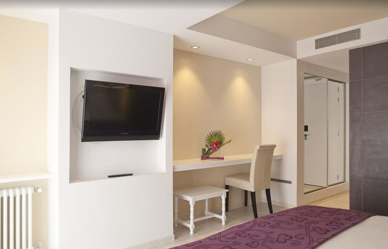 Bedroom 3, Hotel & Spa La Terrassa, Girona