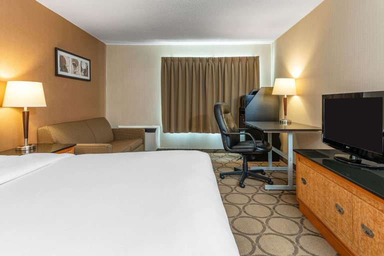 Bedroom 4, Comfort Inn (Simcoe), Haldimand-Norfolk