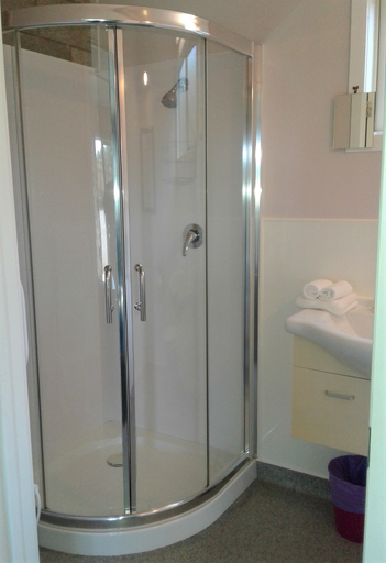 Bathroom 3, Abbey Court Motel, Thames-Coromandel