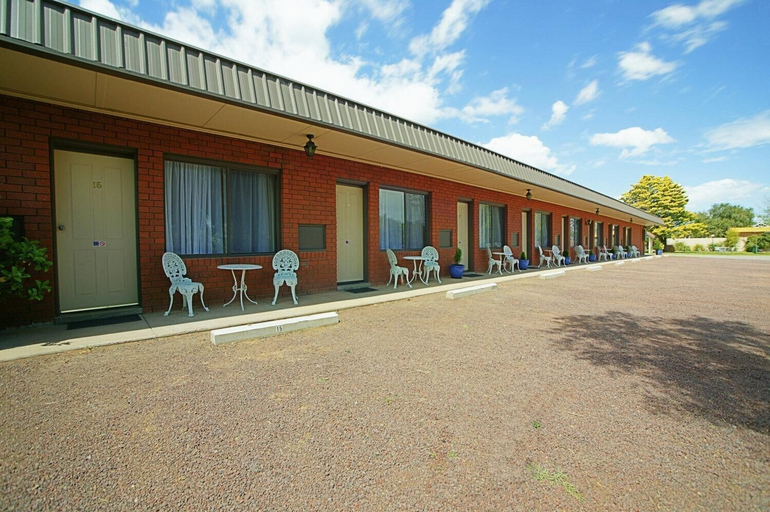 Exterior & Views 2, Nicholas Royal Motel, Hay