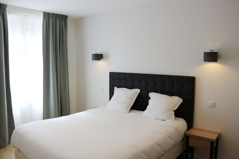 Bedroom 5, La Maison d’Eugène Appart’Hôtel - Centre historique, Calvados