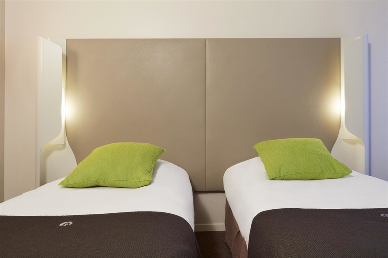 Bedroom 3, Campanile Hotel Lille Euralille, Nord