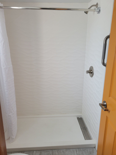 Bathroom 4, East Lake Inn, Hillsborough