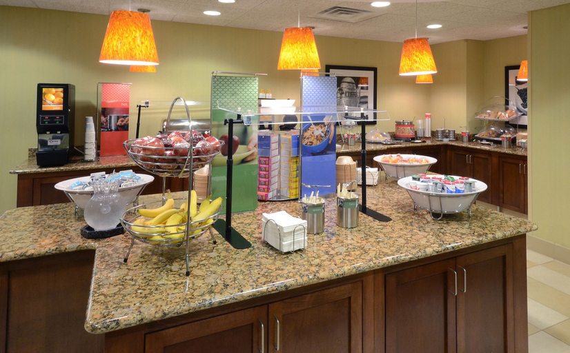 Food & Drinks 5, Hampton Inn Raleigh/Town Of Wake Forest, Wake
