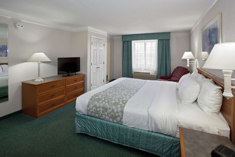 Bedroom 3, La Quinta Inn by Wyndham Omaha West, Douglas