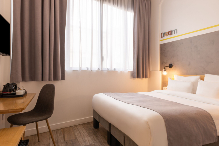 Bedroom 3, Hotel Terre Neuve, Paris