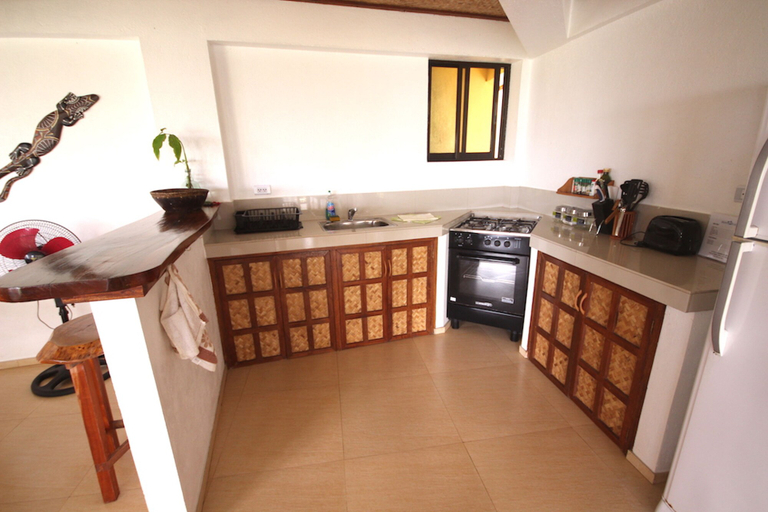 Others 4, Ralph's Place, Malay
