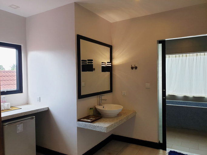 Bathroom 4, Peak Elite Boutique, Siem Reap