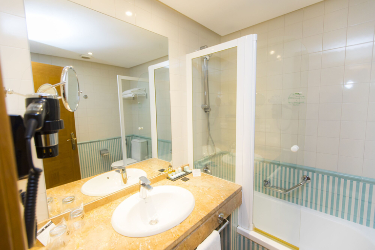 Bathroom 4, Parador De Ribadeo, Lugo