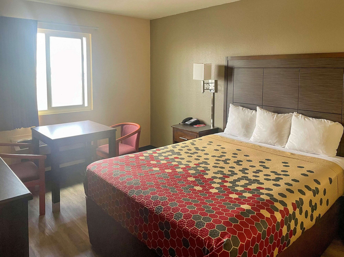 Bedroom 3, Econo Lodge Inn & Suites Corning Travel Center, Tehama