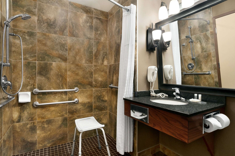 Bathroom 4, Days Inn & Suites by Wyndham Strathmore, Division No. 5