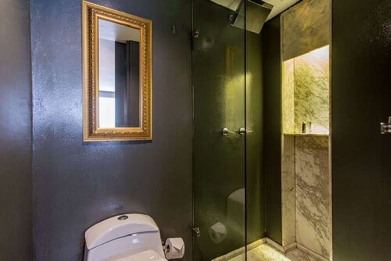 Bathroom 4, Hotel Regina, Santafé de Bogotá