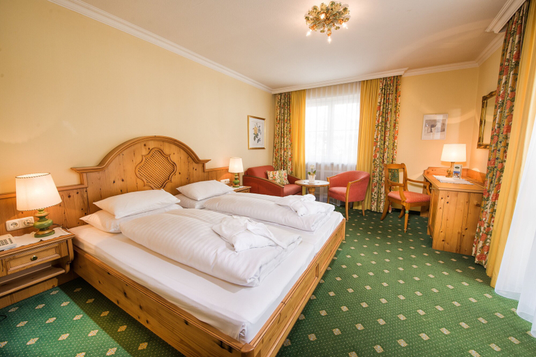 Bedroom 3, Landhotel Römerhof, Sankt Johann im Pongau