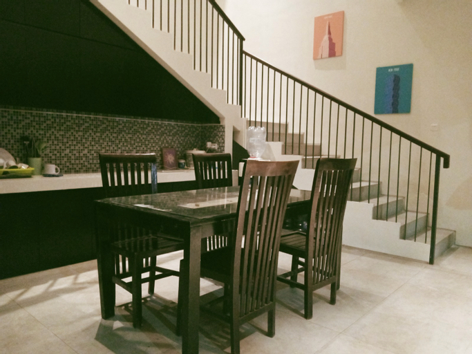 Dining Room, WIKU VIlla 3BR Private Pool, Malang