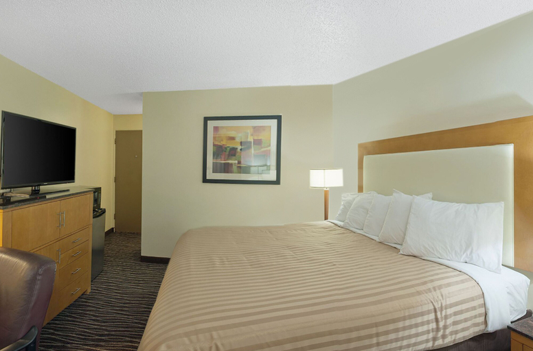 Bedroom 3, Days Inn by Wyndham Yakima, Yakima