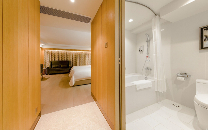 Bathroom 5, Royal Dragon Hotel, Macao