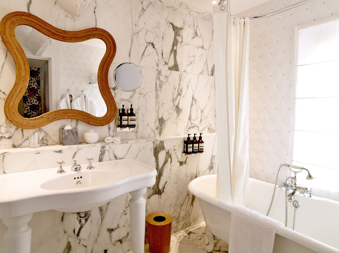Bathroom 4, Hotel Thoumieux, Paris