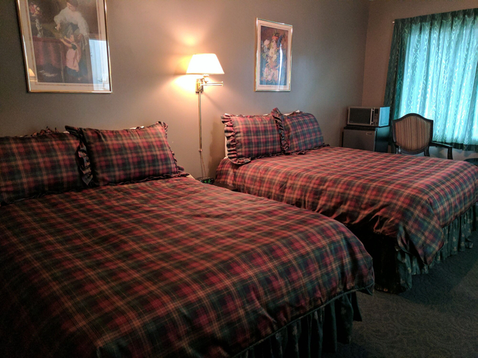 Bedroom 3, Bay Motel, Nipissing