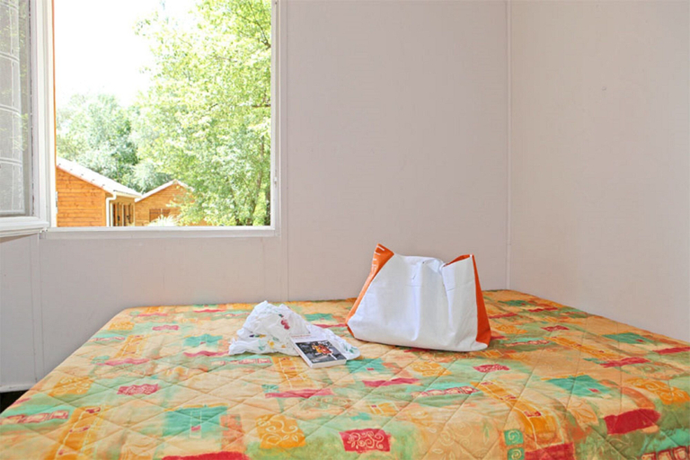 Bedroom 2, Camping Domaine du Petit Lac, Alpes-de-Haute-Provence