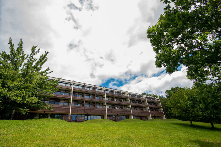 Exterior & Views 2, Mountain Laurel Resort, Carbon