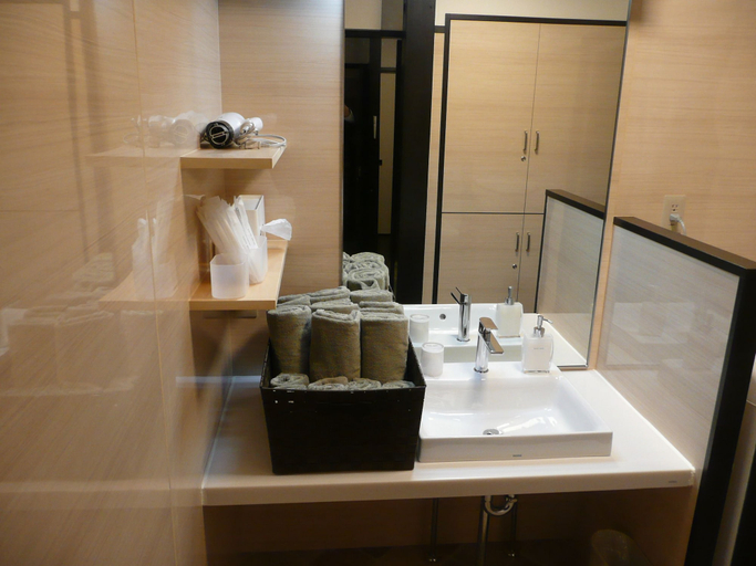 Bathroom 4, Kirakuan Kyoto Station North, Kyoto