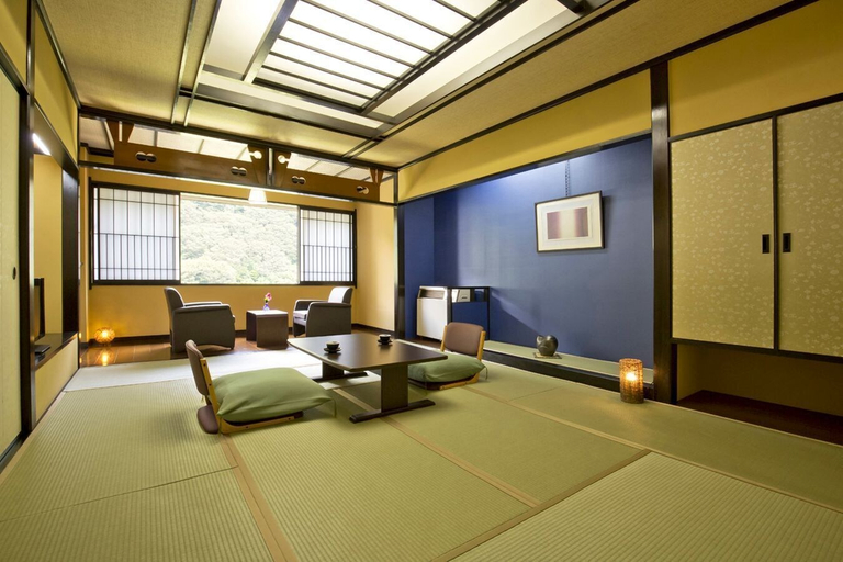Bedroom 3, Beni, Tozawa