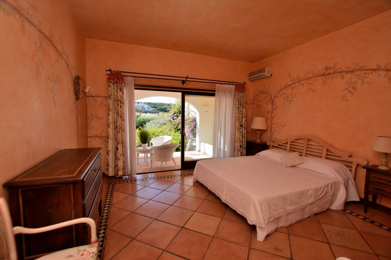 Room, Cala del Faro 103, Olbia-Tempio