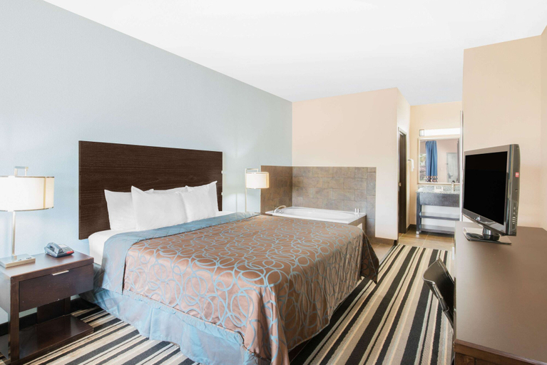 Bedroom 2, Super 8 by Wyndham Dilley TX, Frio