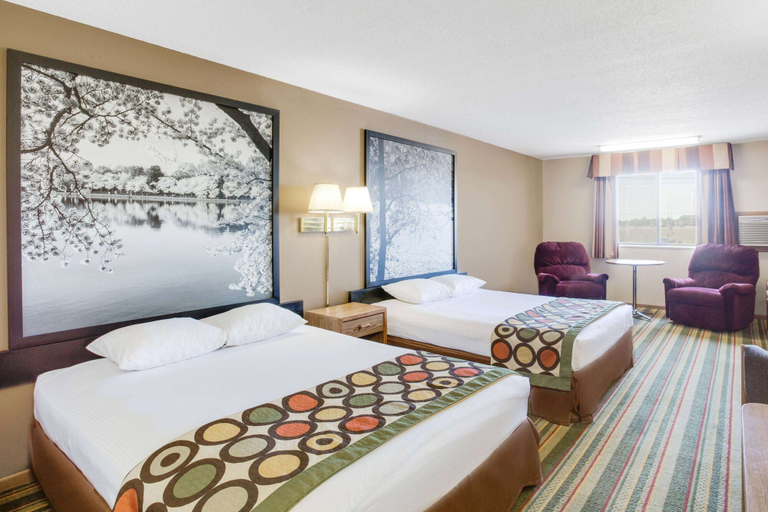 Bedroom 3, Super 8 by Wyndham Mitchell, Davison